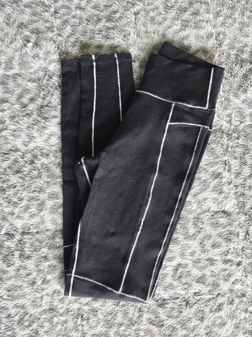 Alo Black Leggings with White Contrast Stitching